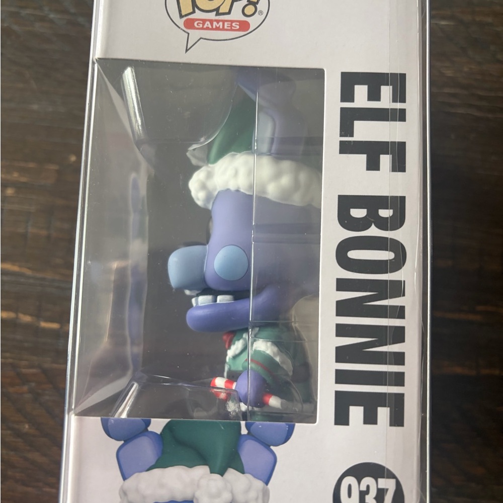 Funko Elf Bonnie Purple with Green and White Holiday Outfit - Picture 2 of 4